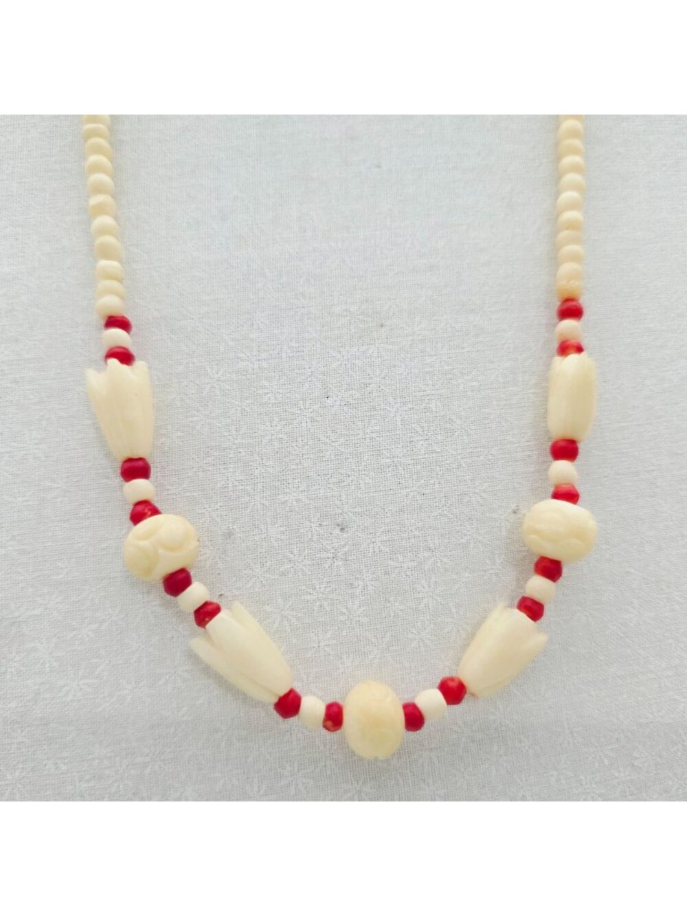 Vintage Hawaiian Lei Pikake Flower Necklace Carved Beads Floral Statement 16"